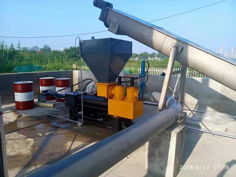 粘稠物料泵現(xiàn)場(chǎng) 粘稠物料泵現(xiàn)場(chǎng)